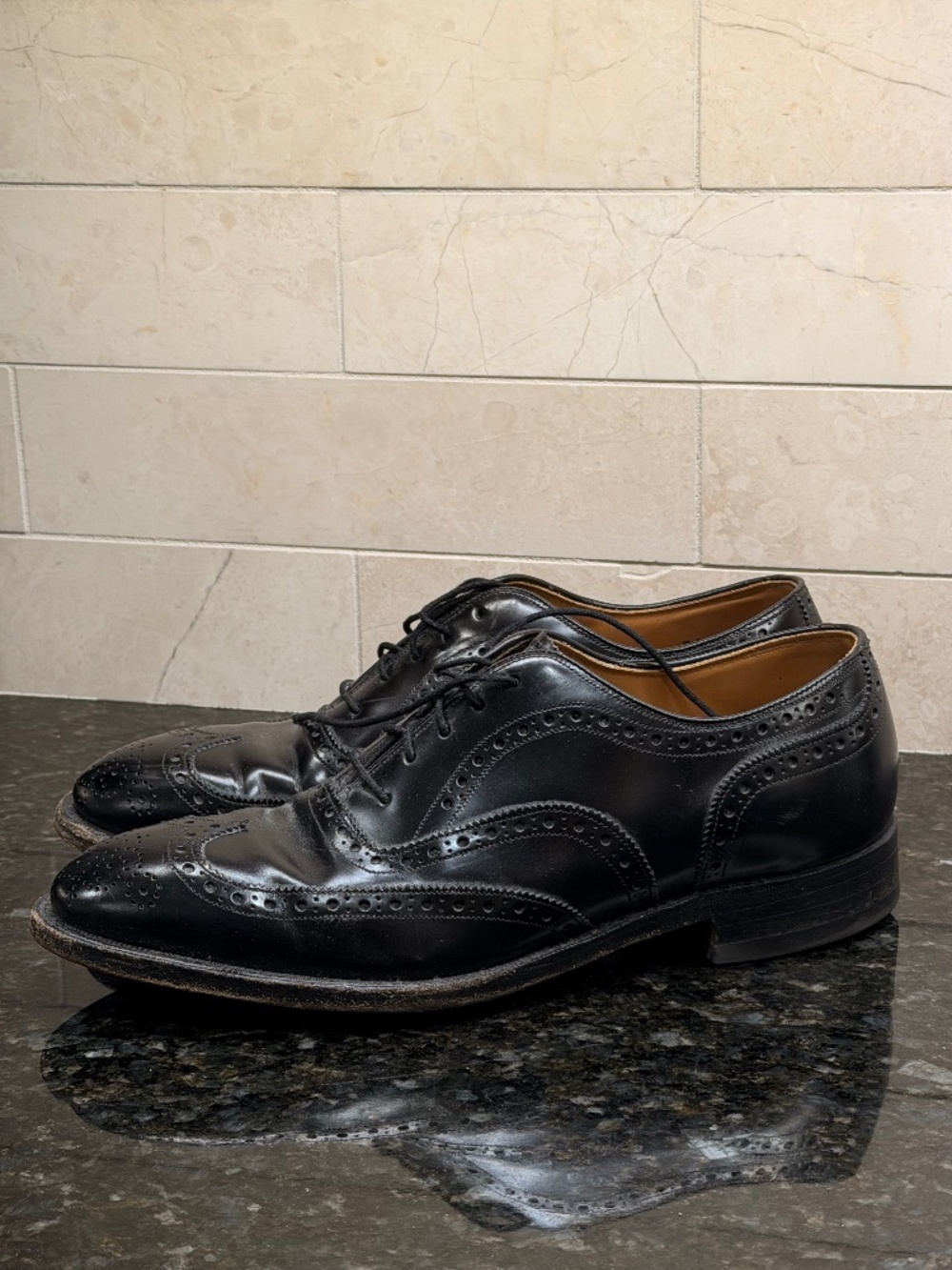 Johnston & Murphy Optima Black Leather Wingtip Oxford Brogues